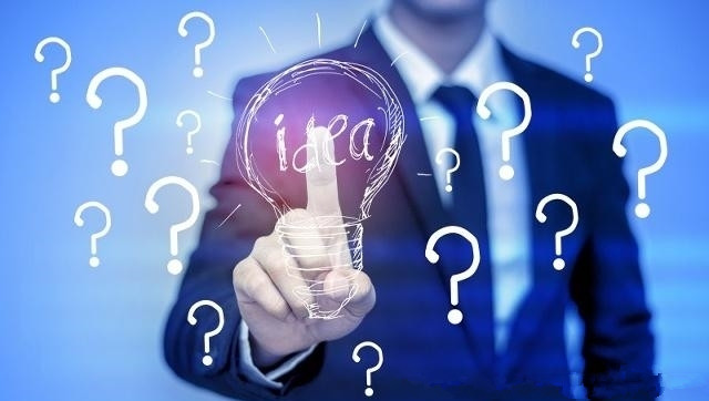 装饰公司网站建设开发的时候，要注意用户的视觉感受，装饰公司的视觉感受很重要，视觉效果好，用户选择装饰公司的概率也比较大。那么针对众多成都地区的装饰行业企业用户怎样选择成都网站制作公司呢？